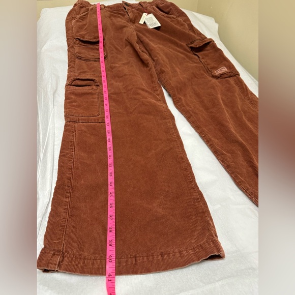 Nwt; BDG Y2K CYBER  LOW RISE CARGO PANTS🤎 - Picture 4 of 14